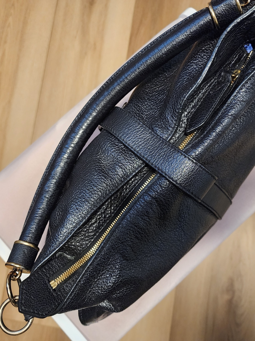 Burberry Vintage Genuine Black Leather Shoulder Bag with Antique Gold Hardware - Picture 5 of 12